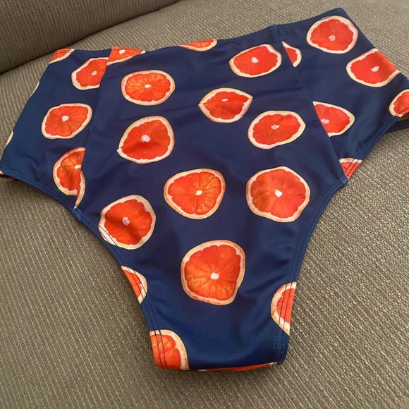 Kortni Jeane bottoms - Picture 2 of 3